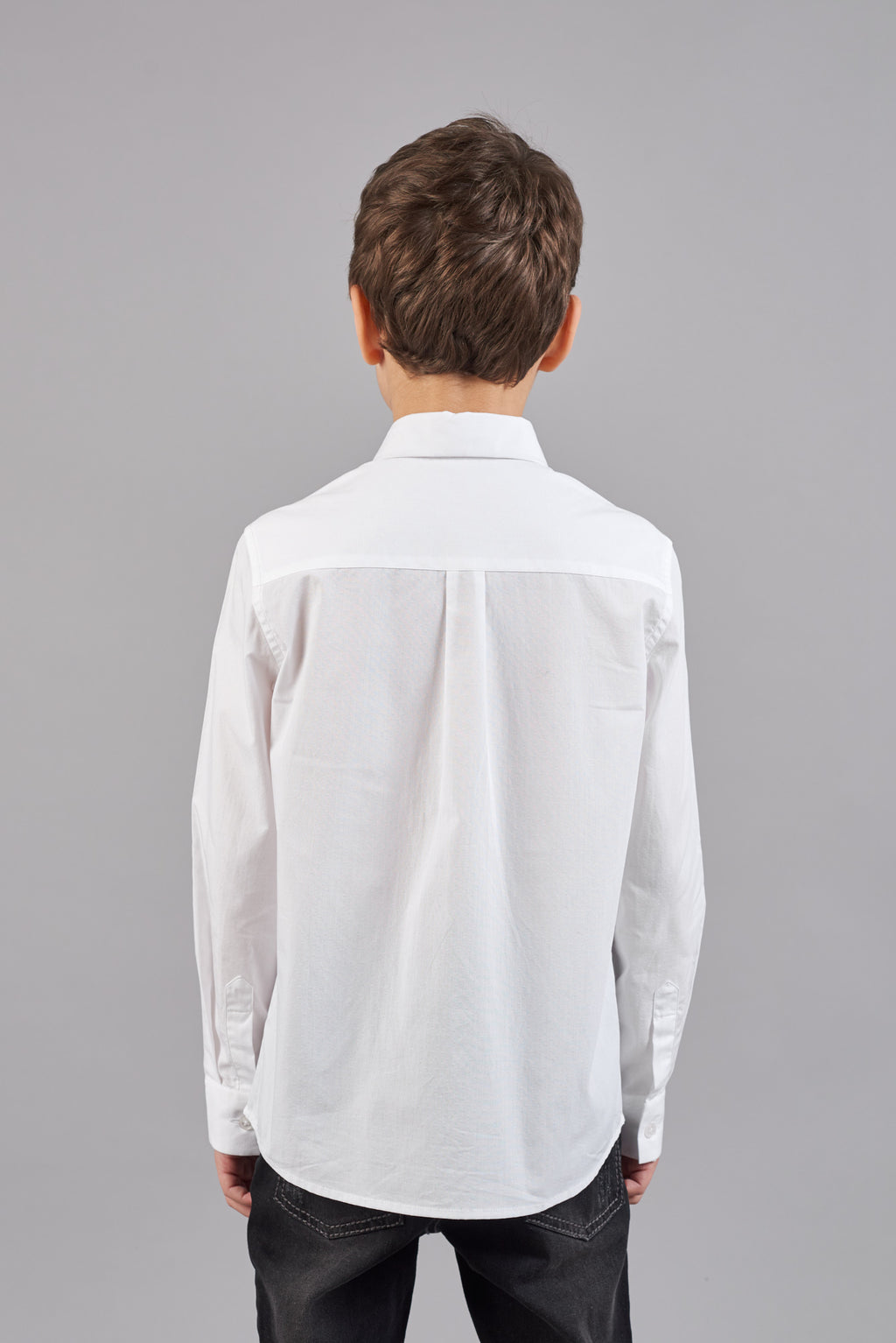 Classic white shirt with embroidery on collar