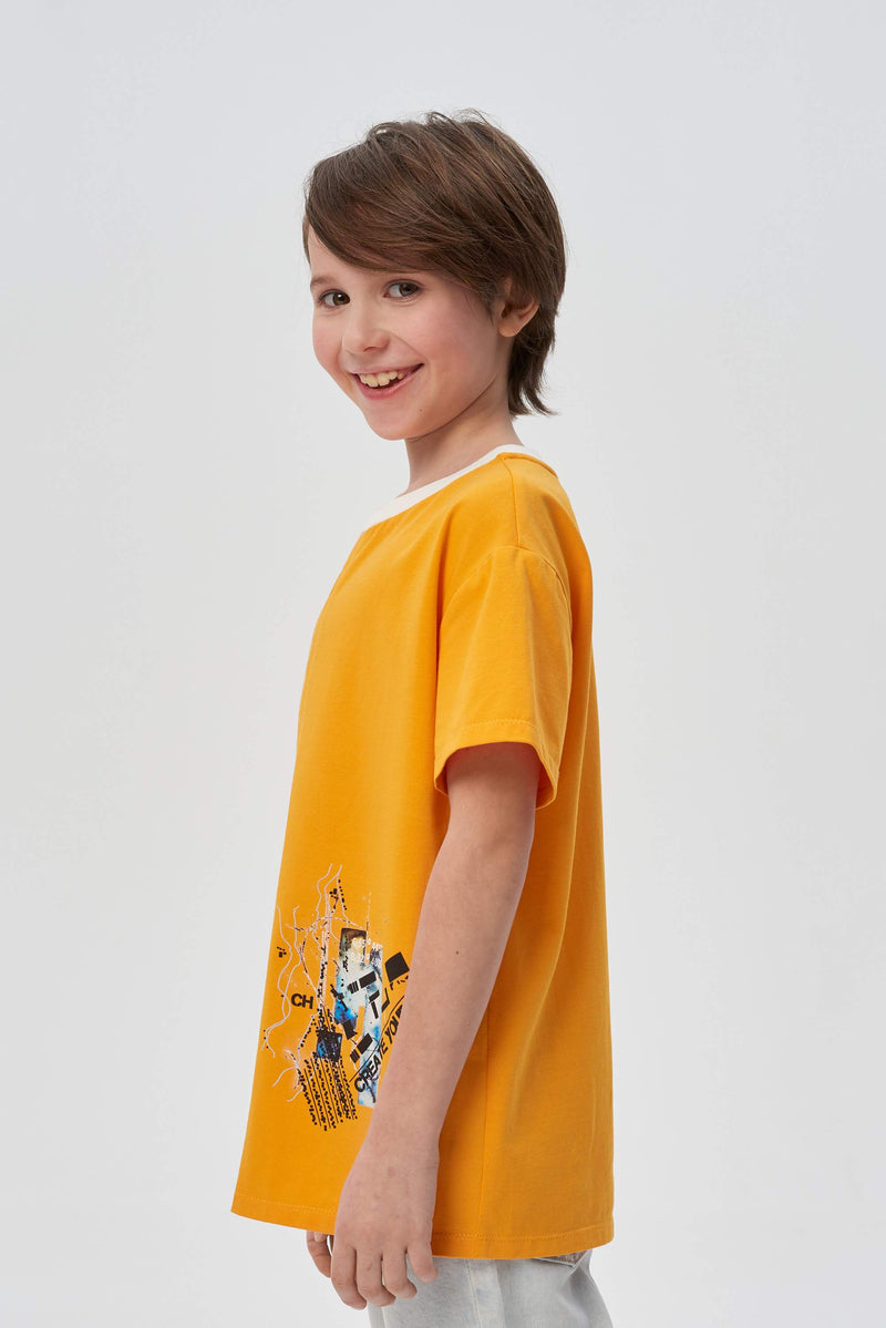 Ocher decorated and printed t-shirt